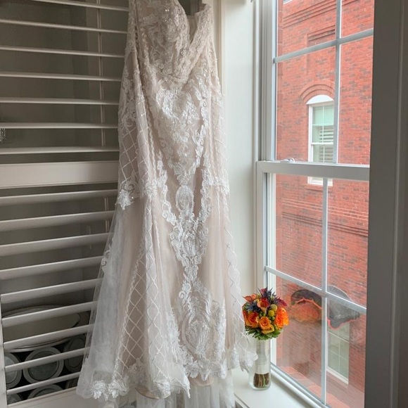 Ivory Weddings Dress - Picture 5 of 7